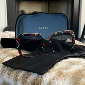GUCCI GG0096S Shiny Striped Oversized Square with Bee Frame Sunglasses
